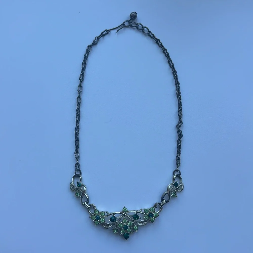 Vintage emerald necklace